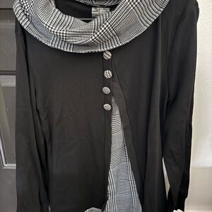 Premier Black and White Women's Cardigan with Houndstooth Details